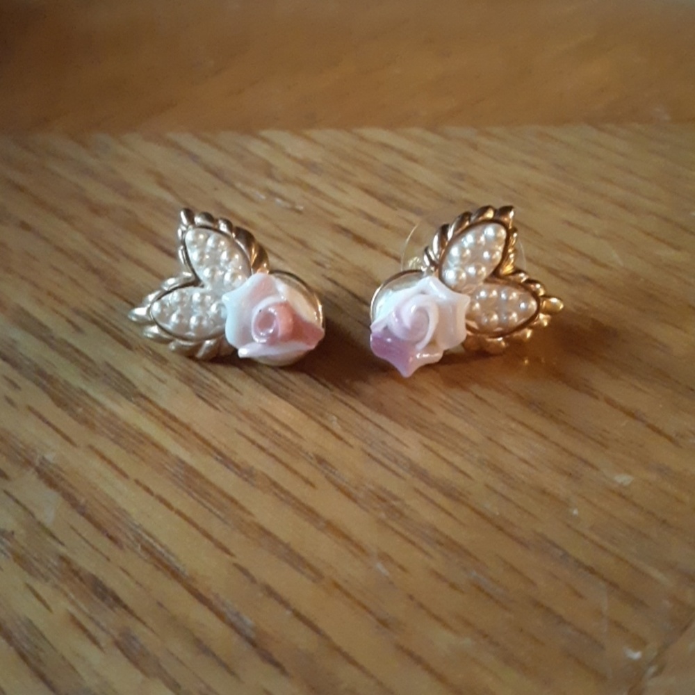 Rose earrings